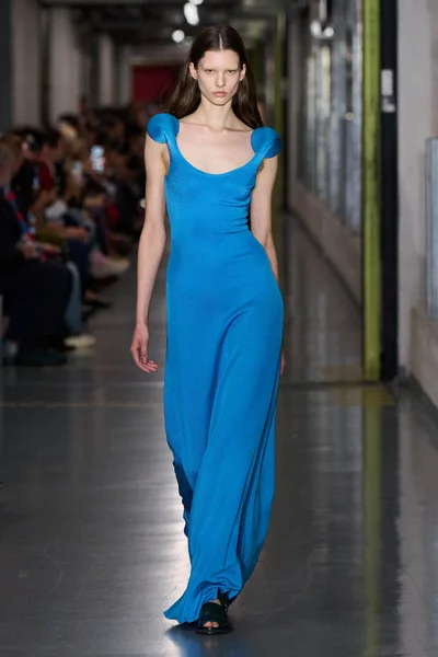 Look 27